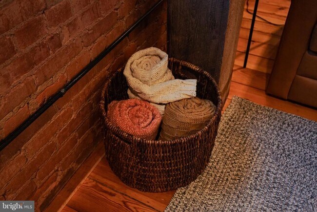 Building Photo - 437 W Grant St