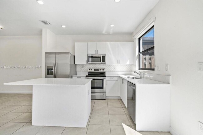 Building Photo - 11763 SW 246 Terrace