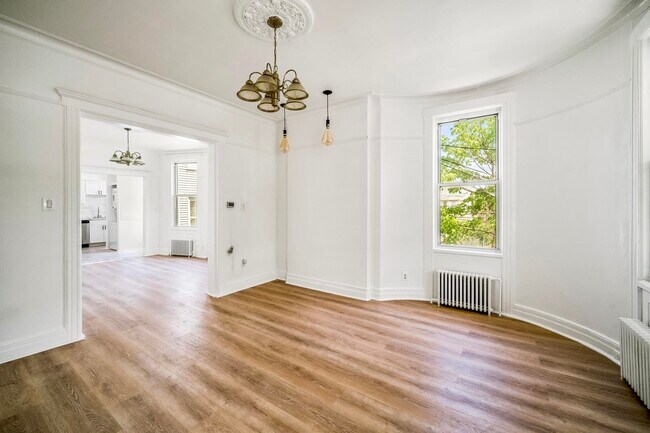 Primary Photo - 32 Claremont Ave
