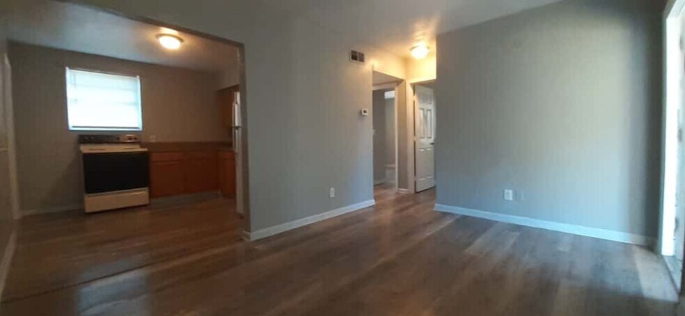 Building Photo - 1824 W 14th St