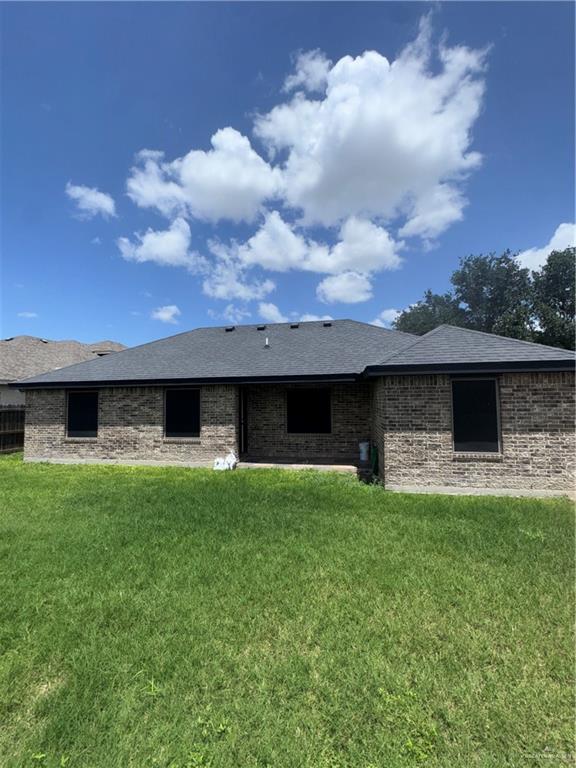 Building Photo - 1021 W Oak Ln