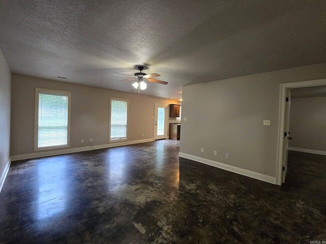 Building Photo - 203 N Bernis St