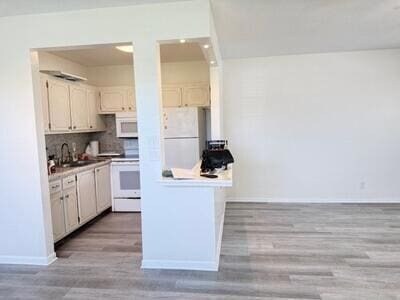 Building Photo - 164 Easthampton G