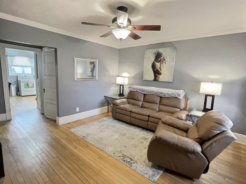 Building Photo - 2634 N Bartlett Ave