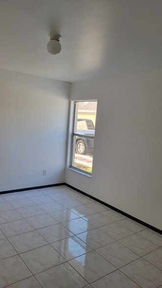 Building Photo - 117 Chicago Woods Cir