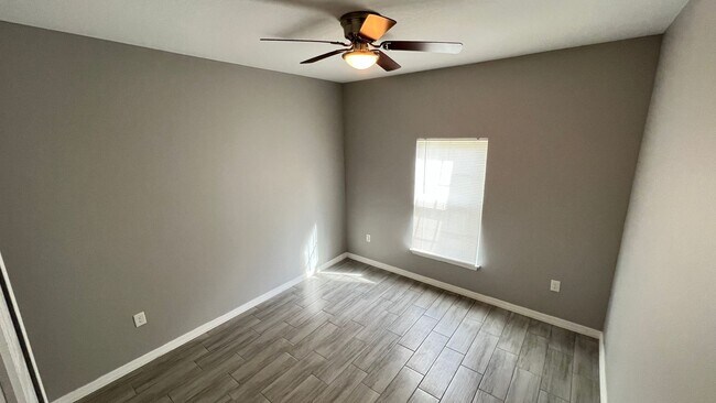 Building Photo - Incredible 3 Bedroom, 2 Bathroom Home in Palm Bay!!