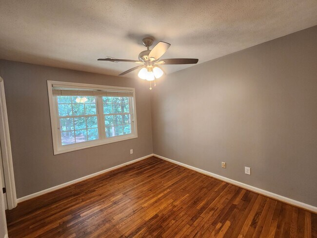 Building Photo - 3 Bedroom 2 Bath home in North Columbus