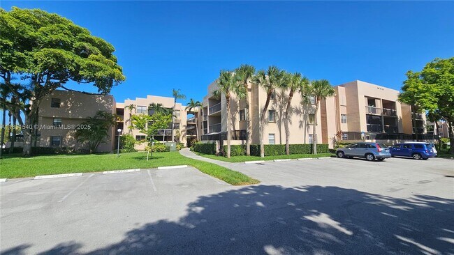 Building Photo - 10425 SW 112th Ave