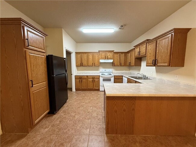 Building Photo - 663 Appleridge Dr