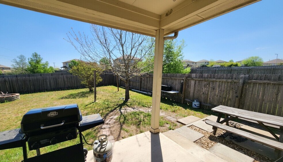 Building Photo - 103 Frio River Trail