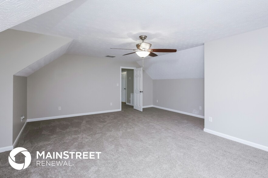 Building Photo - 6449 Laural Bend