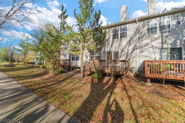 Building Photo - 13 Jill Ct