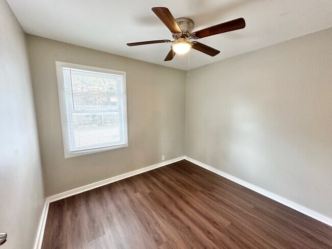 Building Photo - 11408 IL-120