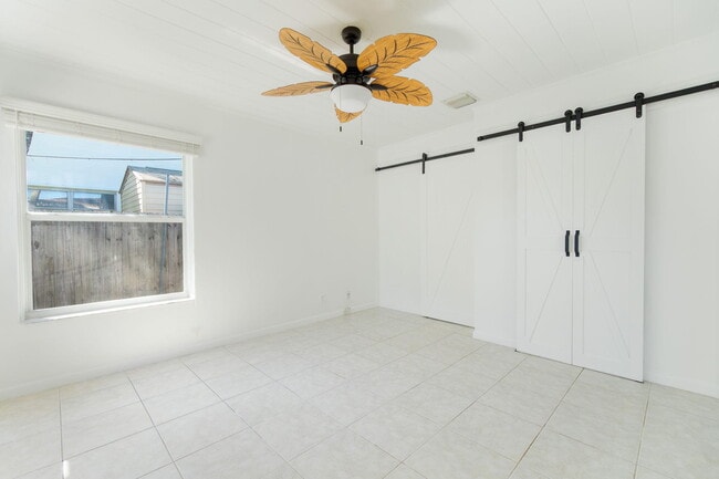 Building Photo - 214 NE 11th St