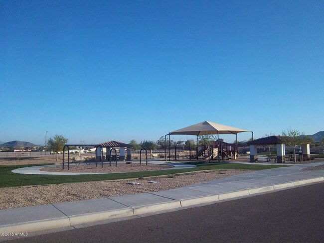 Building Photo - Enjoy the incredible amenities at Estrella Mountain Ranch!