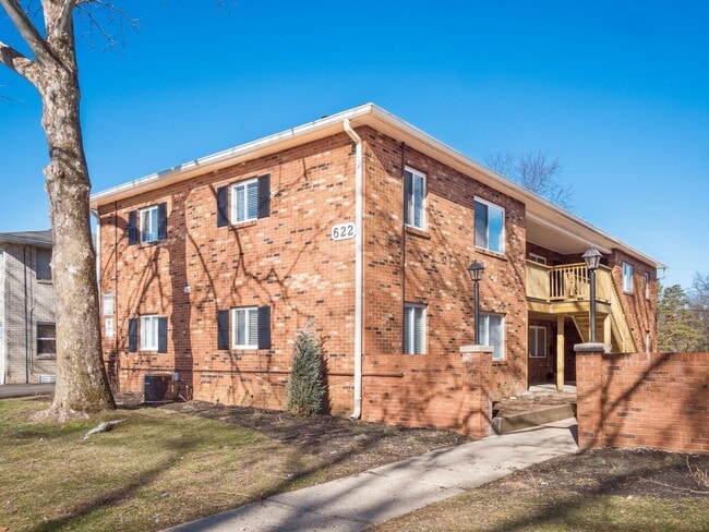 Building Photo - 620 Riverview Dr