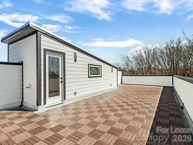 Building Photo - 1310 N Davidson St