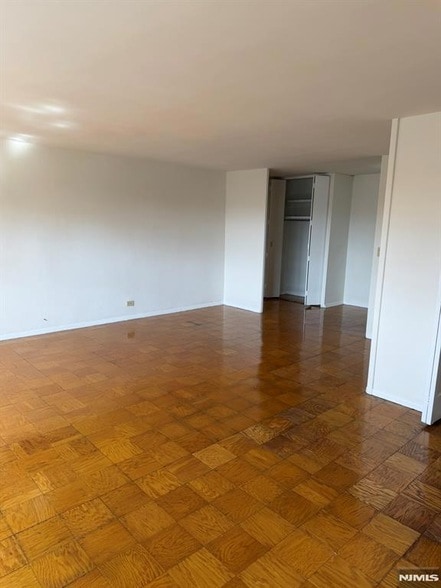 Building Photo - 39 E 39th St