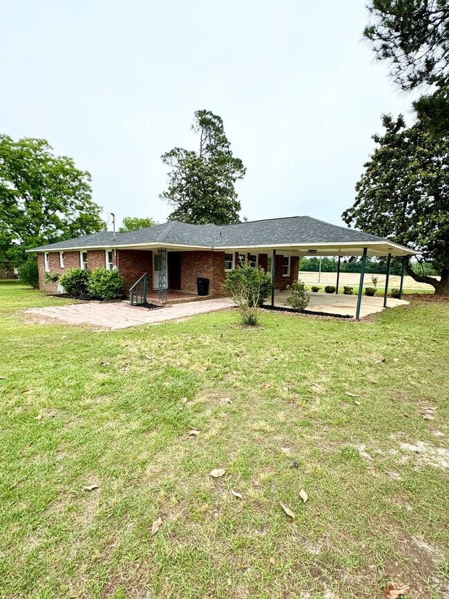 Building Photo - Move in ready! Fully Renovated with attention to detail! Aynor school district!