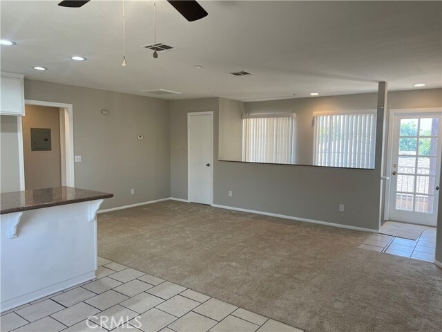 Building Photo - 8441 Oleander Ave