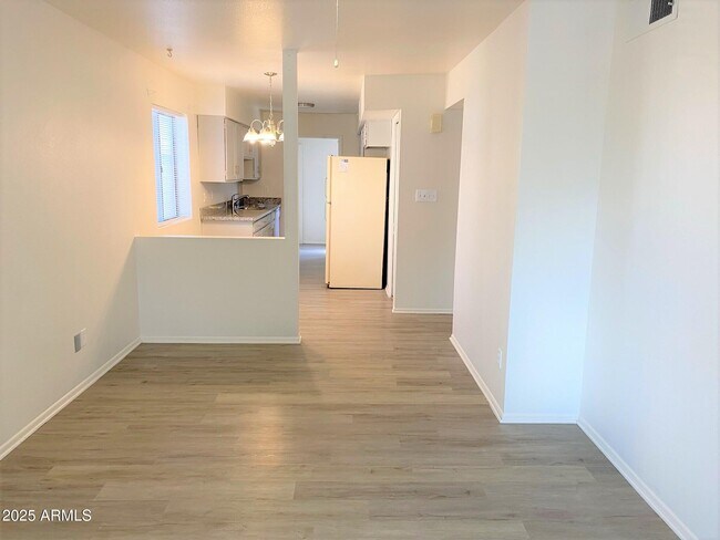 Building Photo - 456 S Olive