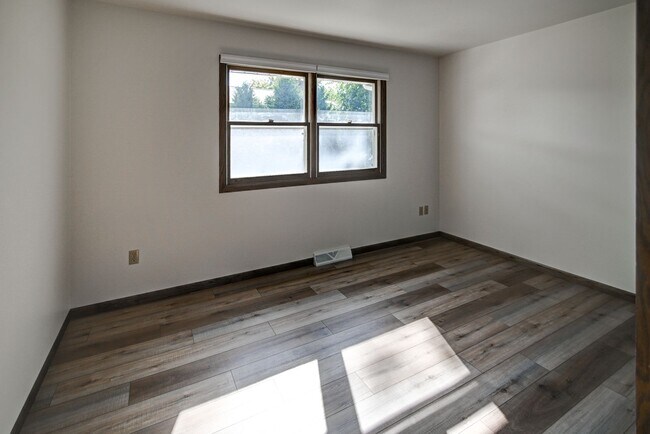 Building Photo - Katzfey-6715-6717 Century Ave