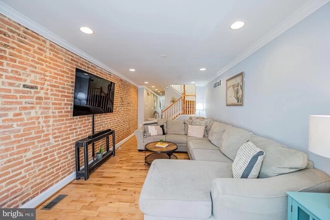 Spacious living area - 217 S Regester St