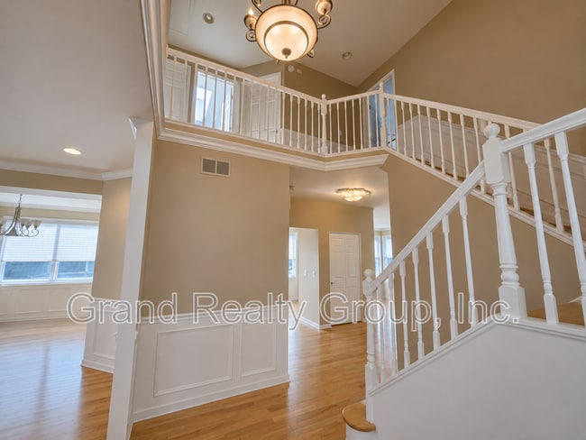 Building Photo - 217 Lexington Ct