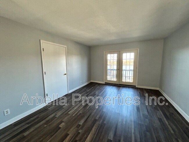 Building Photo - 103 Angeline Dr