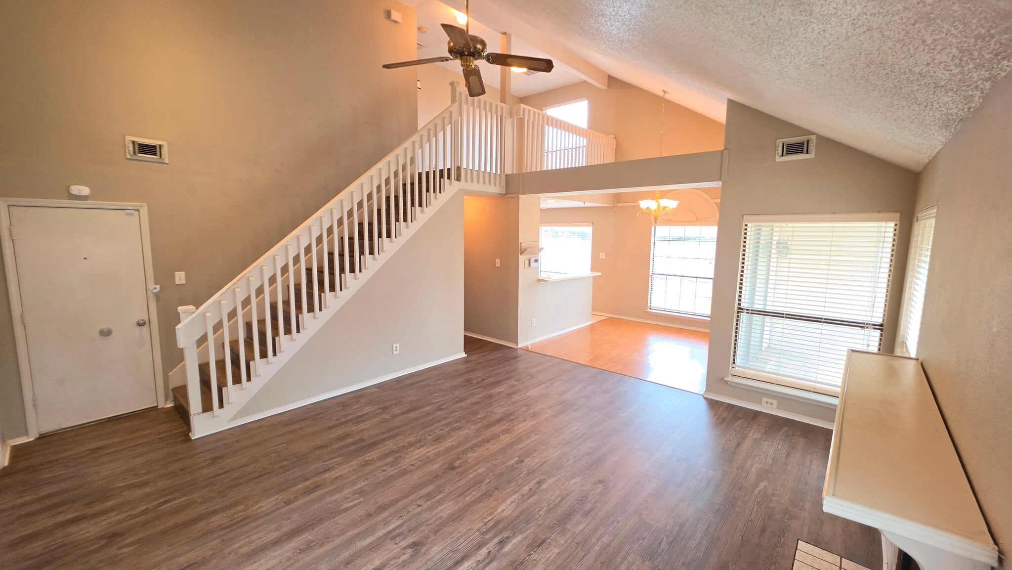 Building Photo - 6301 Fairlane Dr