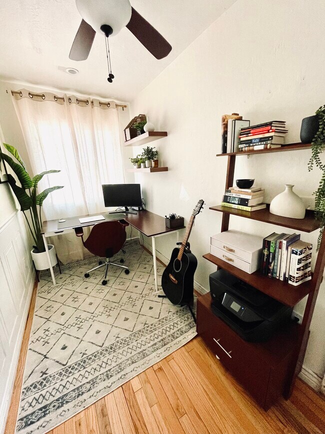 Building Photo - 1529 E Pierce St