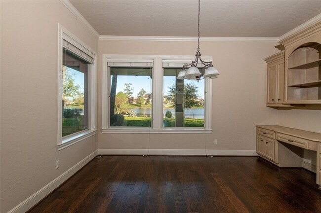 Building Photo - 25702 Golden Bell Dr