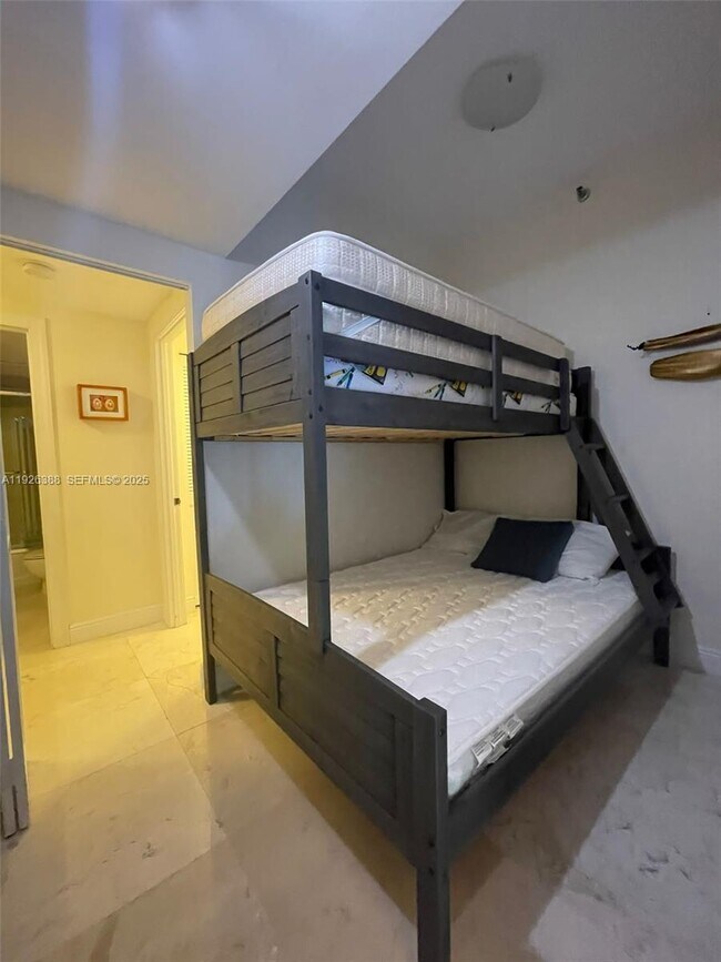 Building Photo - 251 Crandon Blvd