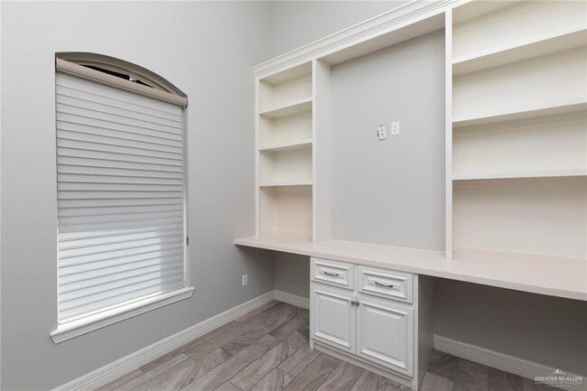 Building Photo - 23 Payton Dr