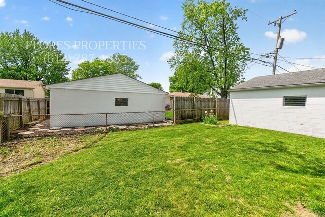 Building Photo - Newly Remodeled, Spacious House, 2 Car Garage