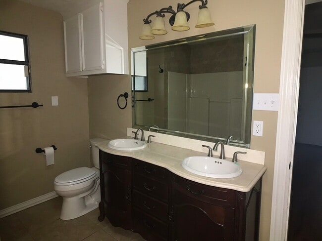 Building Photo - 3Bed/2Bath In Cimarron now Available!