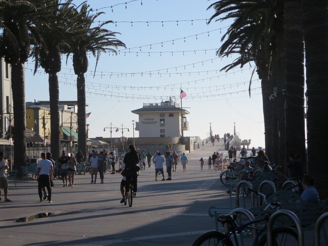 Building Photo - 1702 Hermosa Ave