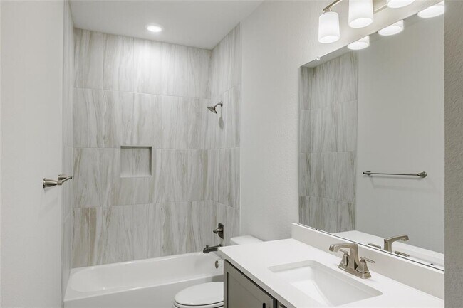 Building Photo - 8512 Dongan Dr