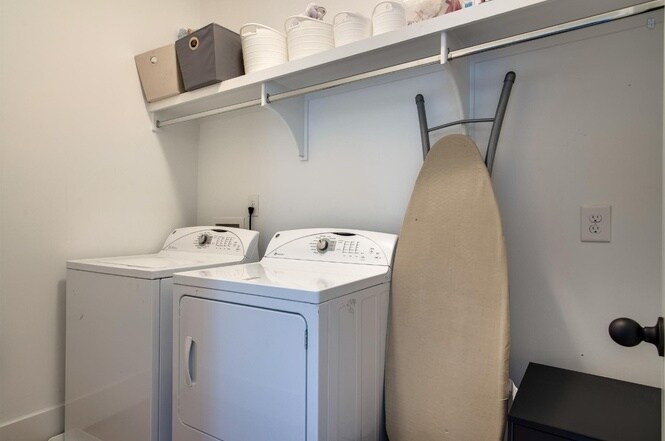Upstairs Laundry Room - 925 S Douglas Ave