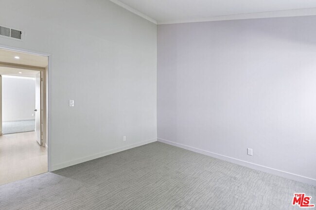 Building Photo - 1044 20th St