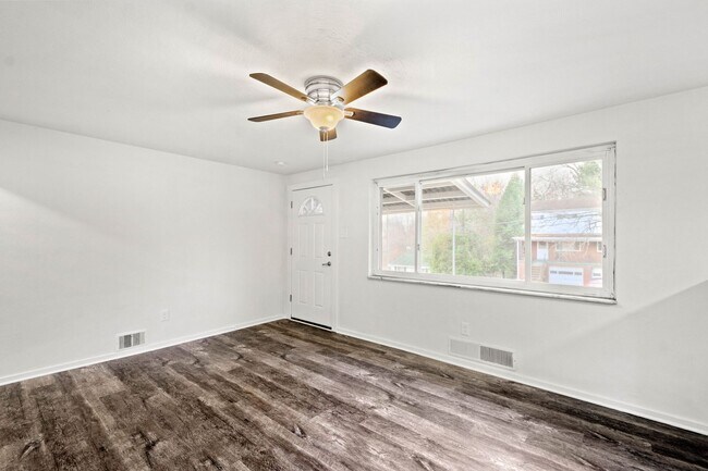 Building Photo - READY FOR MAY 15TH!! STUNNING & UPDATED 3-BEDROOM IN WHITE OAK!
