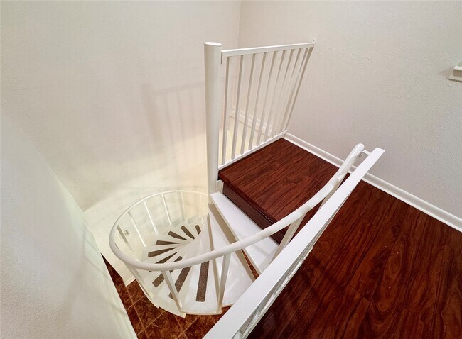 Building Photo - 20313 Sunny Shores Dr