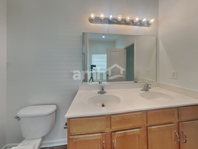 Building Photo - 6137 Kilchurn Dr