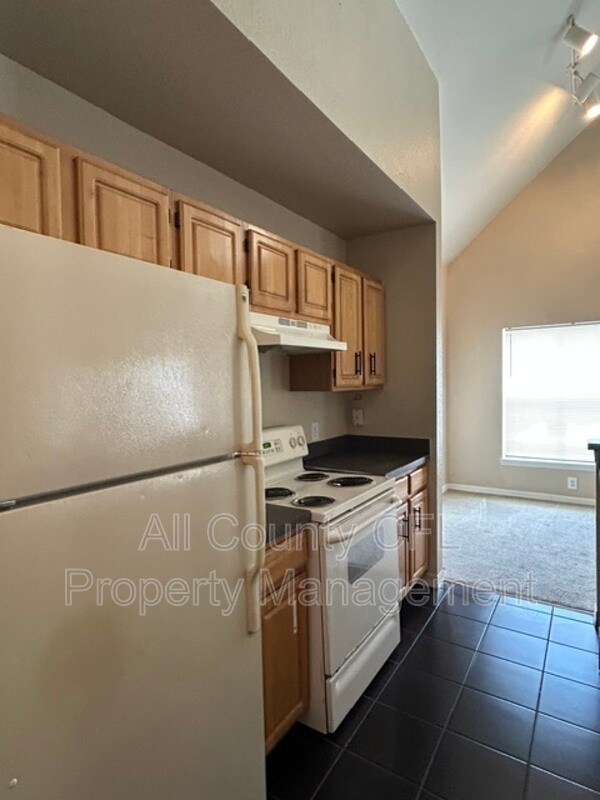 Building Photo - 5961 Westgate Dr