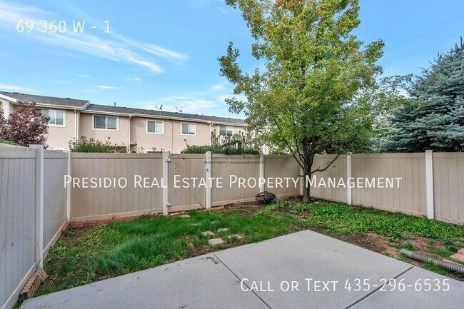 Building Photo - 69 360 W