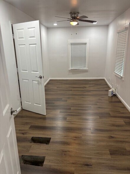 Building Photo - 2523 Hood Ave NW