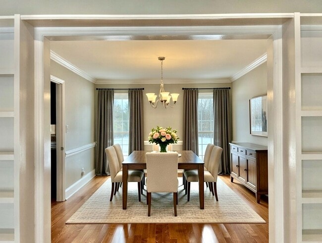 Building Photo - SPACIOUS INSIDE AND OUT!