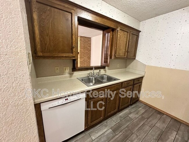Building Photo - 7111 NW 30th Terrace