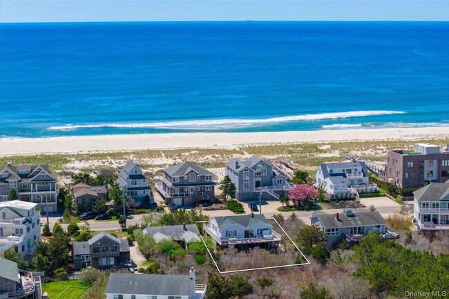 Building Photo - 898 Dune Rd