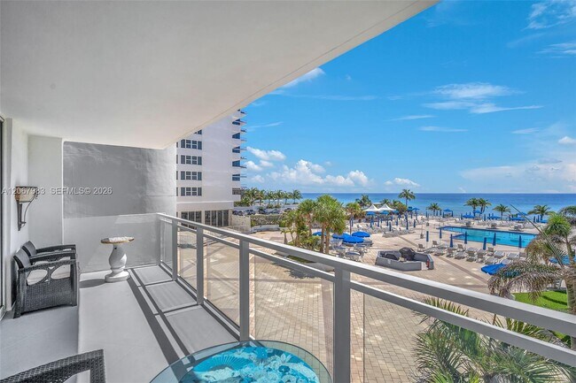Building Photo - 2030 S Ocean Dr
